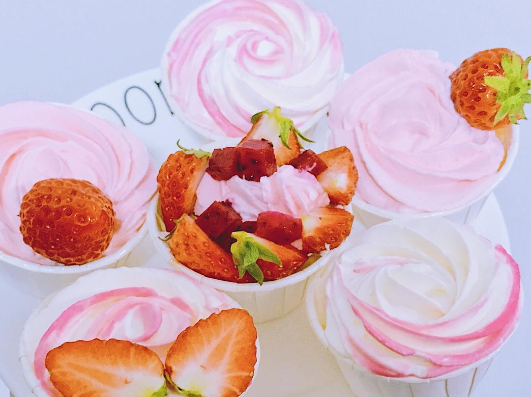 鲜奶油戚风杯子蛋糕（纸杯蛋糕）