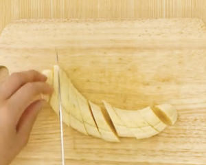 谁都能做的香蕉可丽饼(原宿流行款)的做法 步骤1