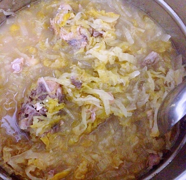 酸菜排骨冻豆腐汤