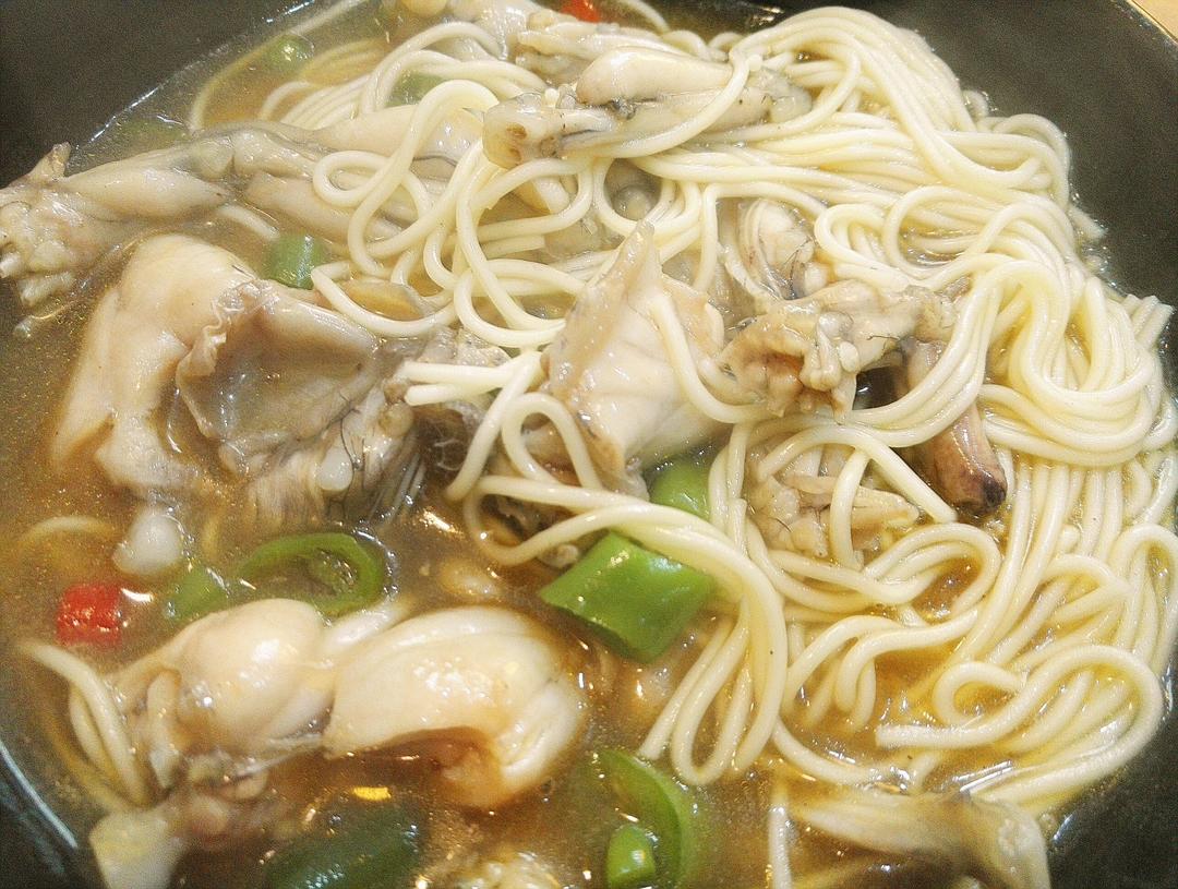 哈灵面馆的牛蛙面or饭浇头