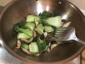 青菜炒香菇🥬的做法 步骤6