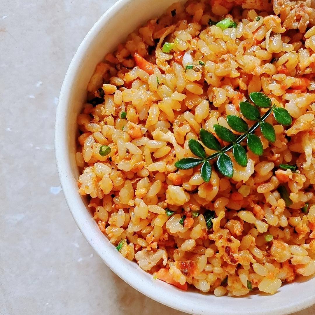 喷香诱人的海胆炒饭的做法