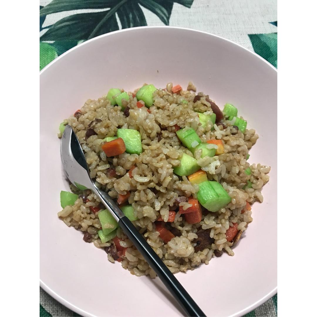 爆好吃的无敌腊肠炒饭