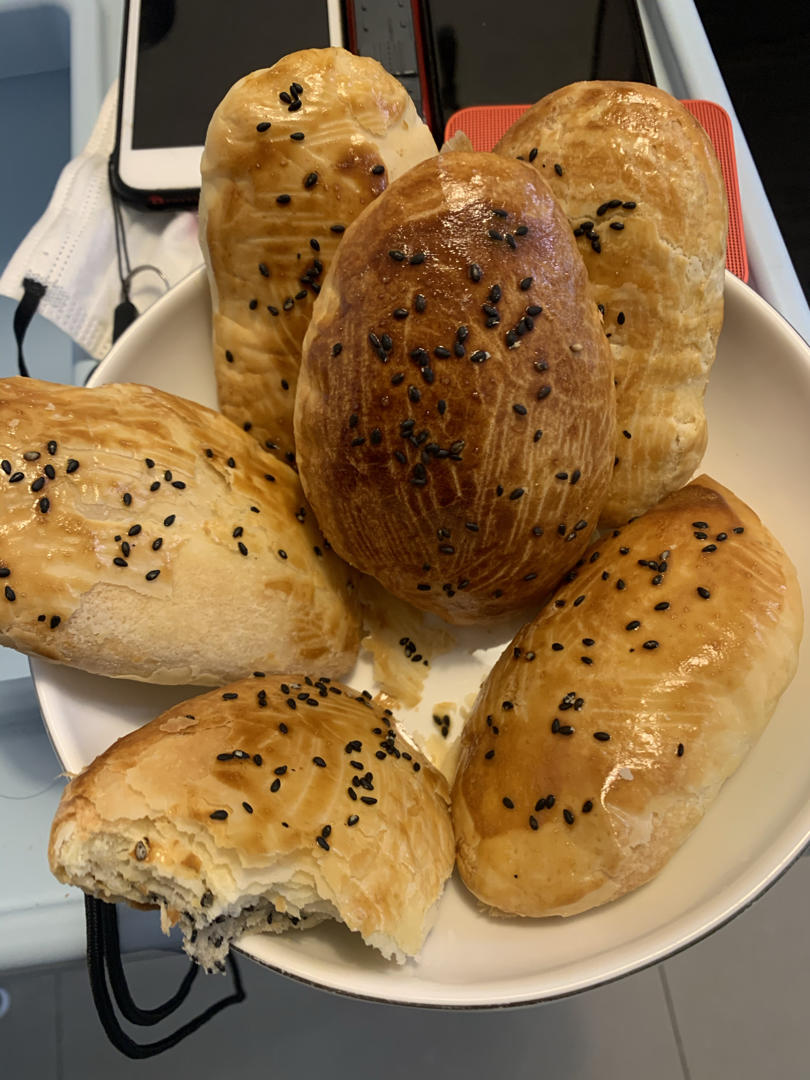 椒盐牛舌饼，咸香适口，酥脆掉渣，没有烤箱也能做