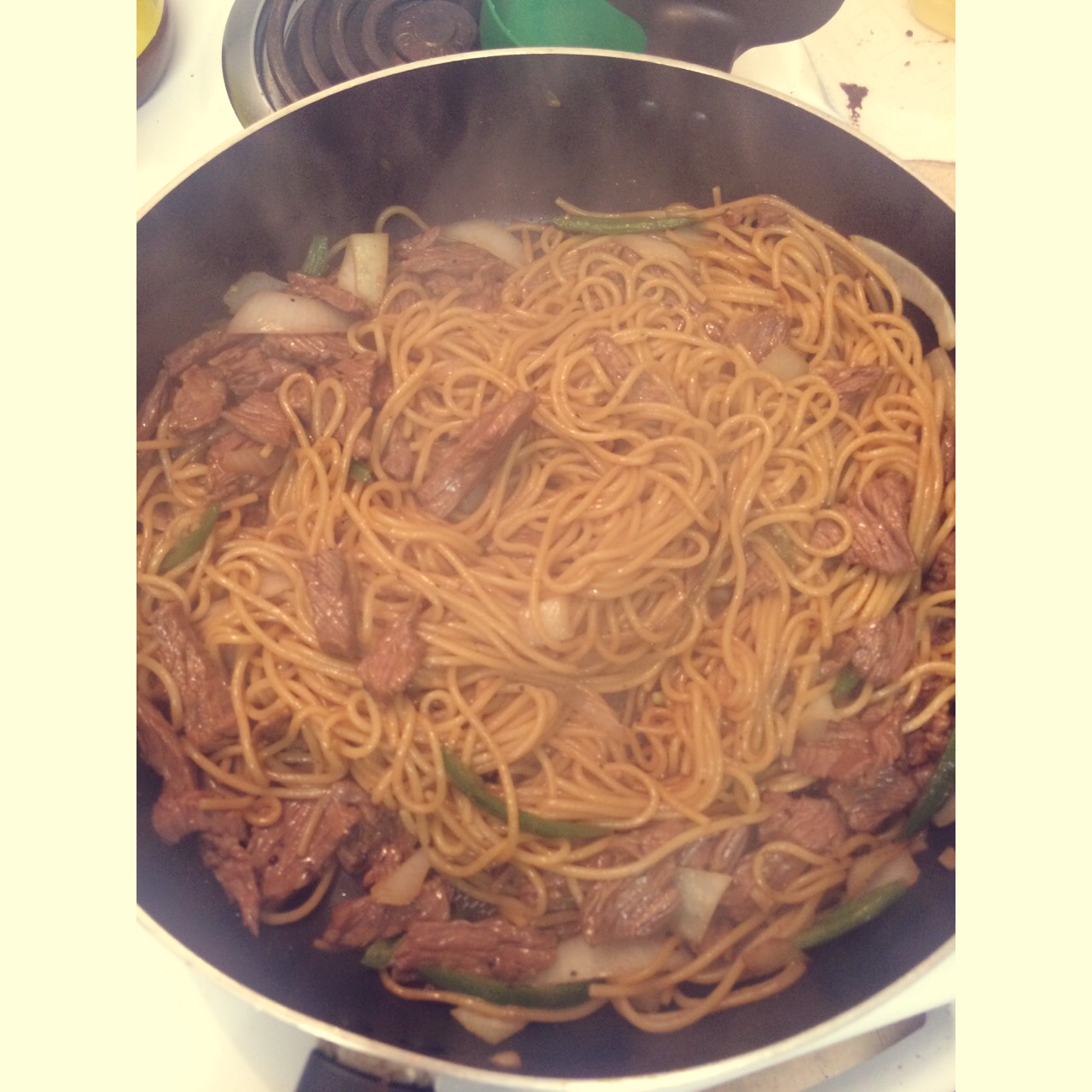 黑椒牛柳炒意面
