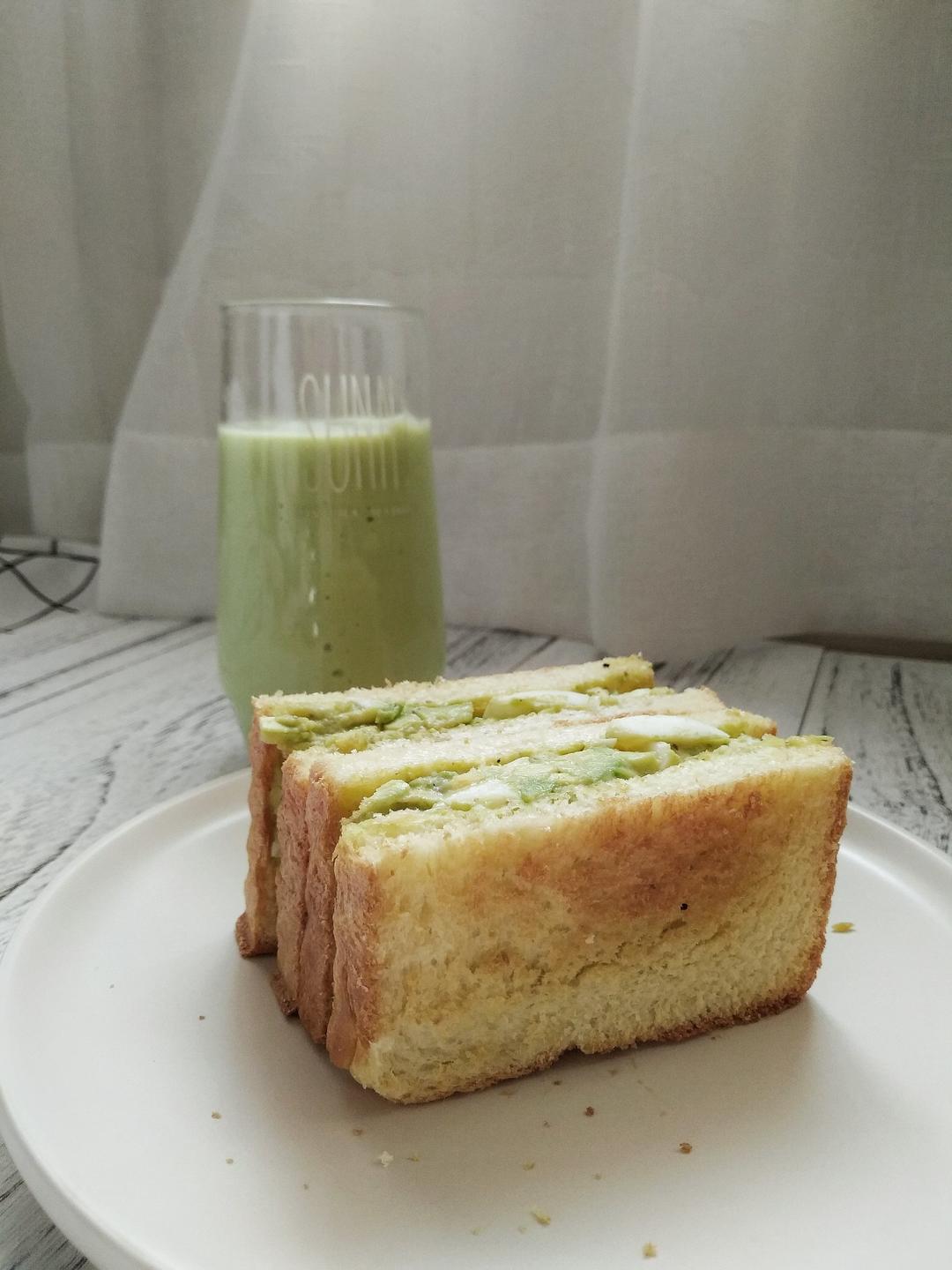 和风麻汁牛油果鸡蛋酱