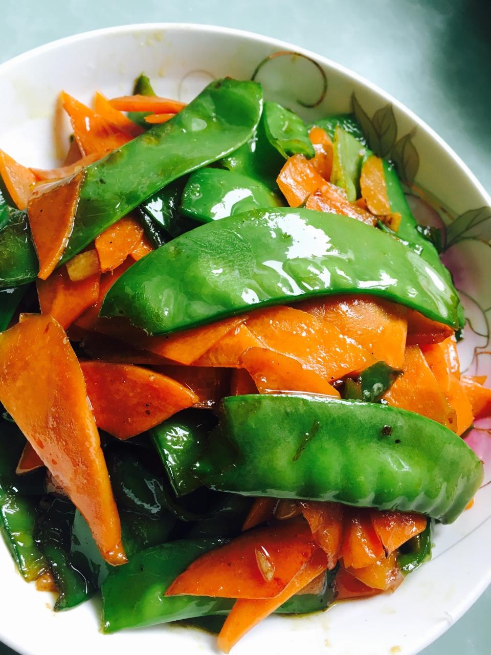 痘是吃货做的胡萝卜炒荷兰豆