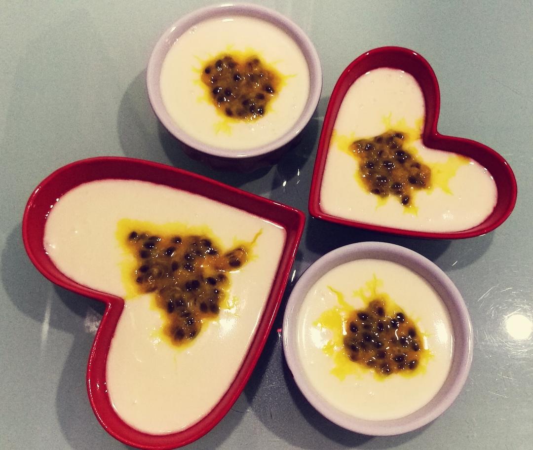 百香果酸奶意式奶冻<Passionfruit Yogurt Panna Cotta>
