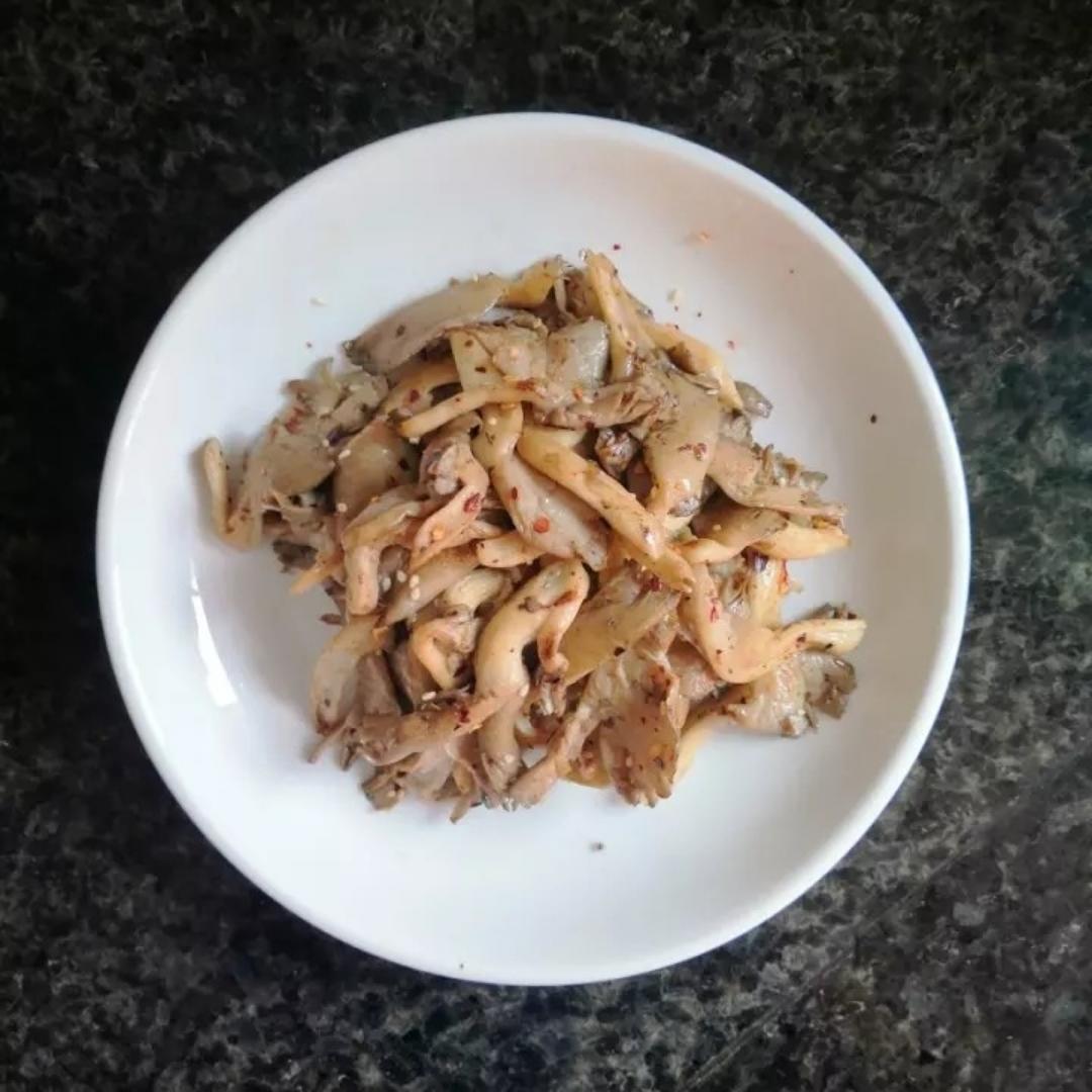 干煸平菇（有肉的味道）