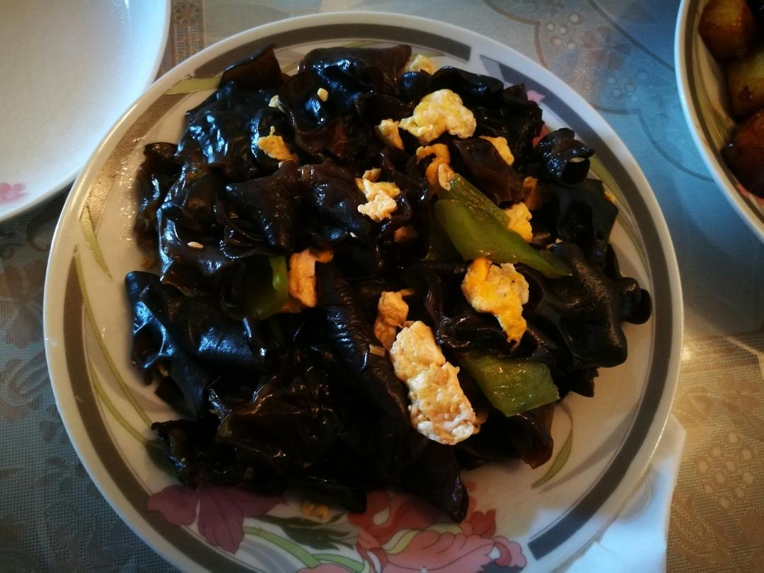 络璎577做的木耳炒鸡蛋woodearmushroomswithegg