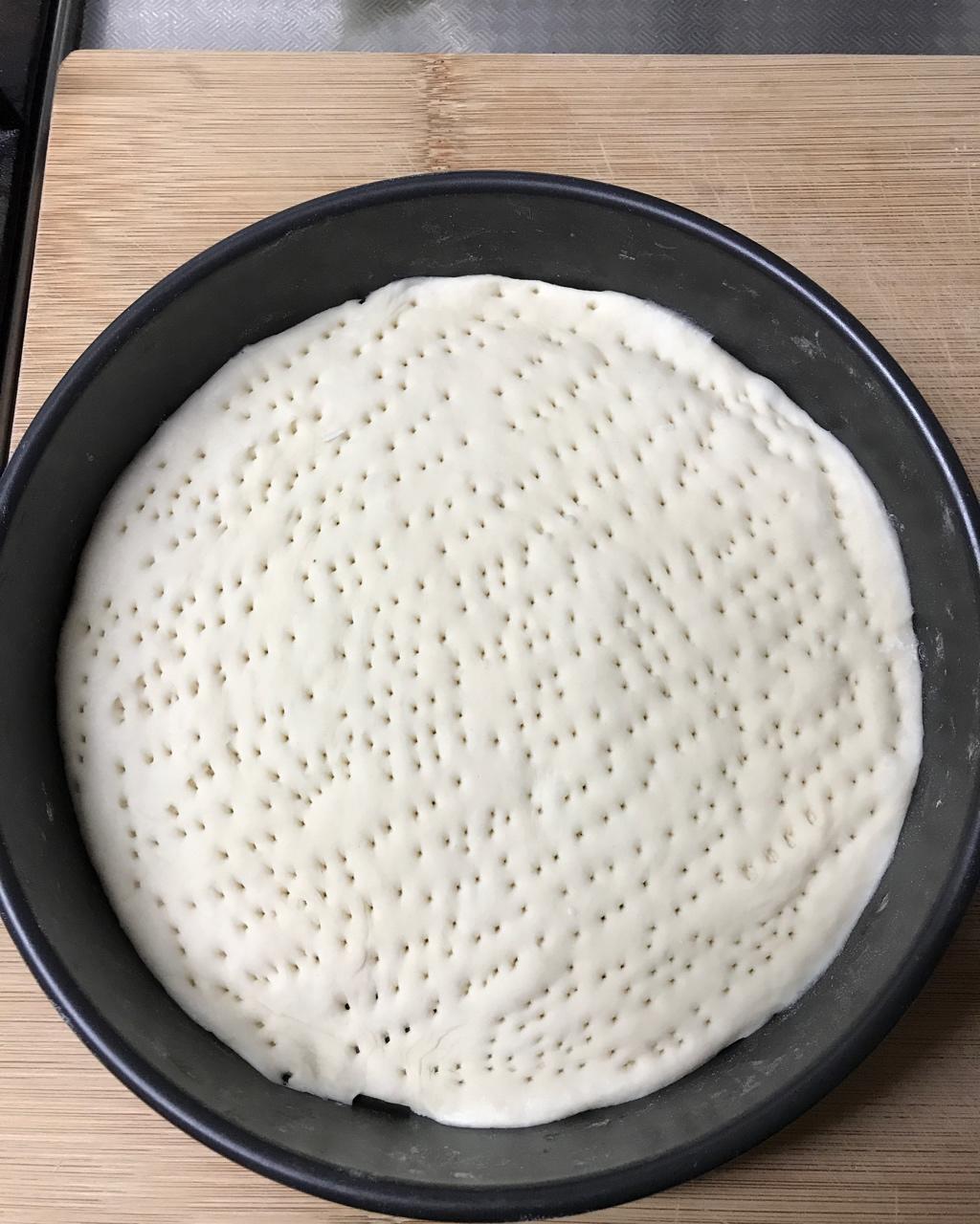 薄饼脆皮火腿pizza