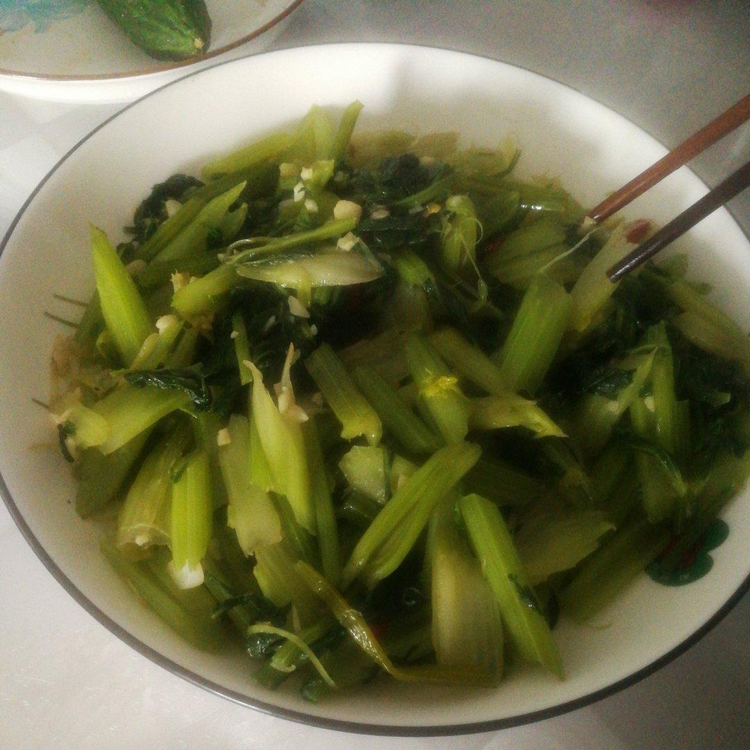 素炒芹菜（家常菜快手菜）
