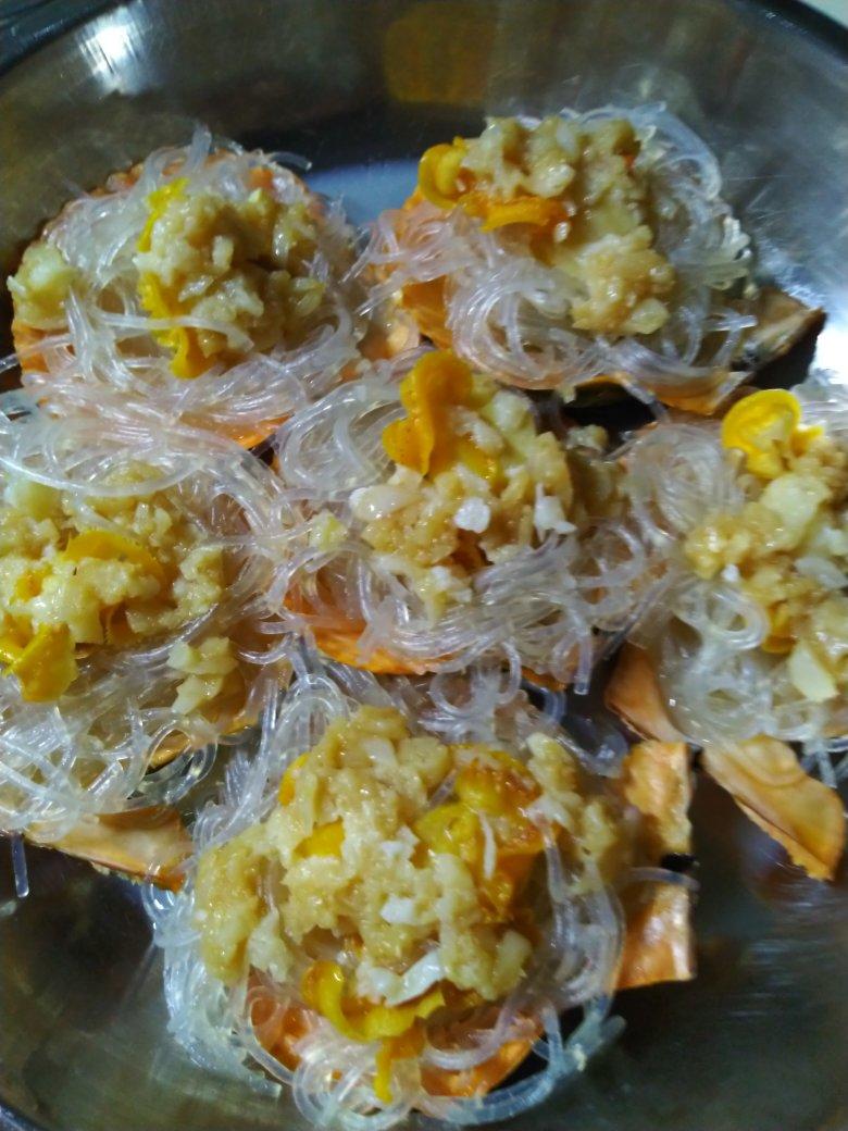 蒜蓉粉丝蒸扇贝粉丝入味有诀窍