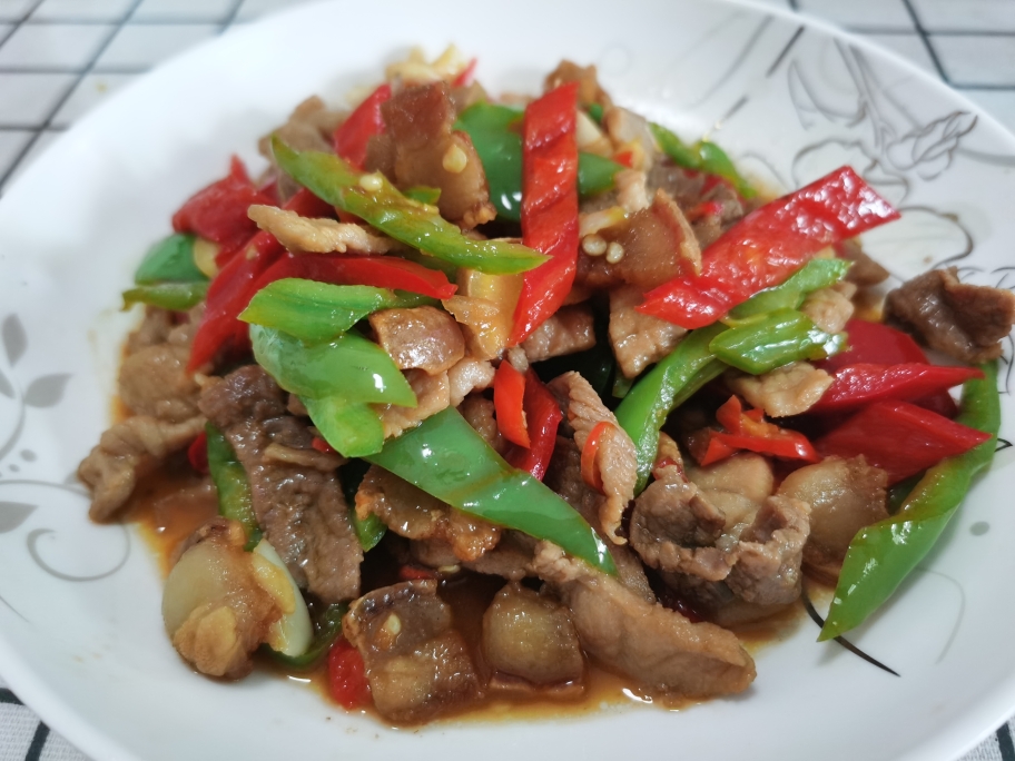 辣椒炒肉，湘菜的做法