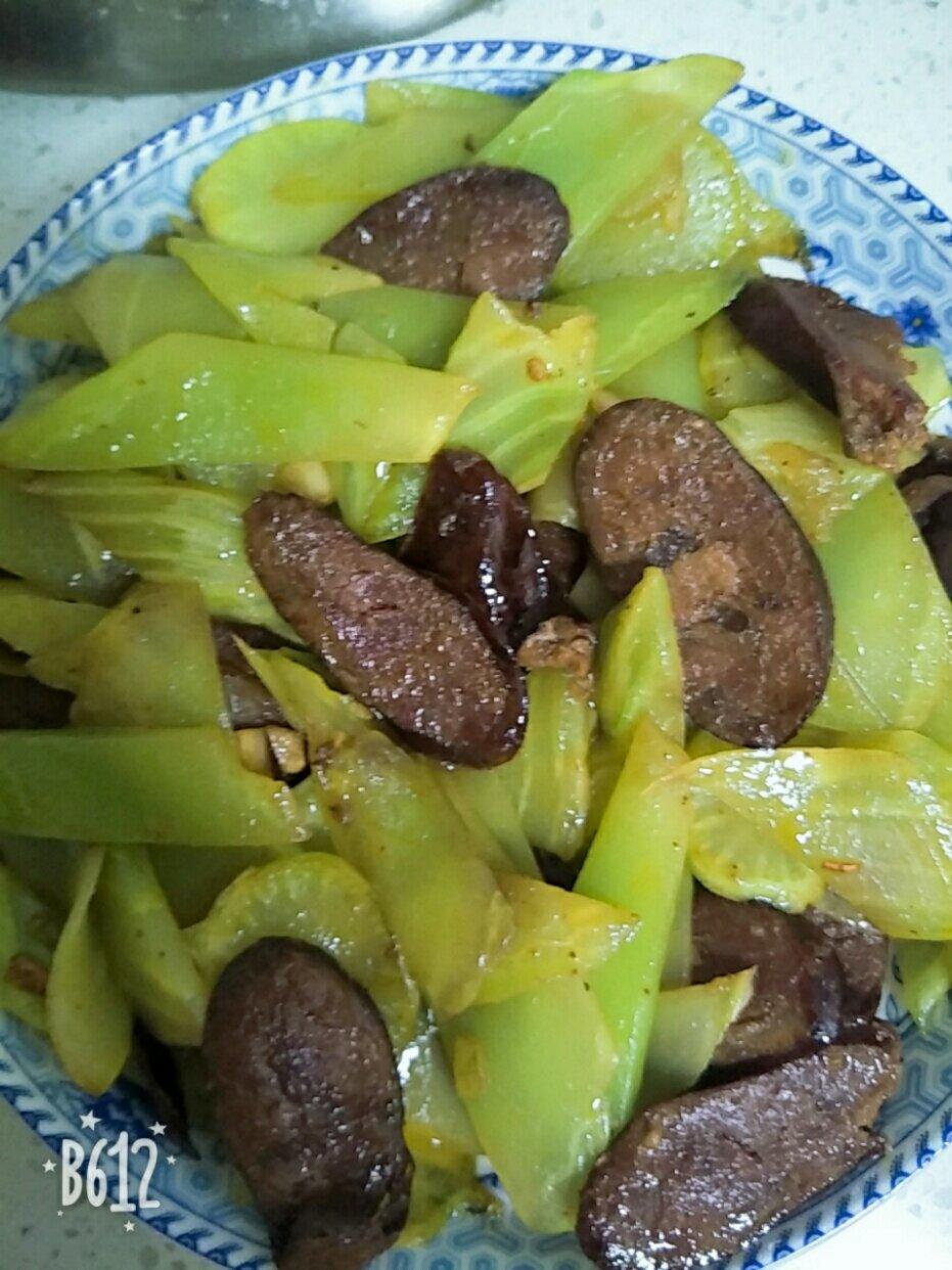 广式香肠炒莴笋