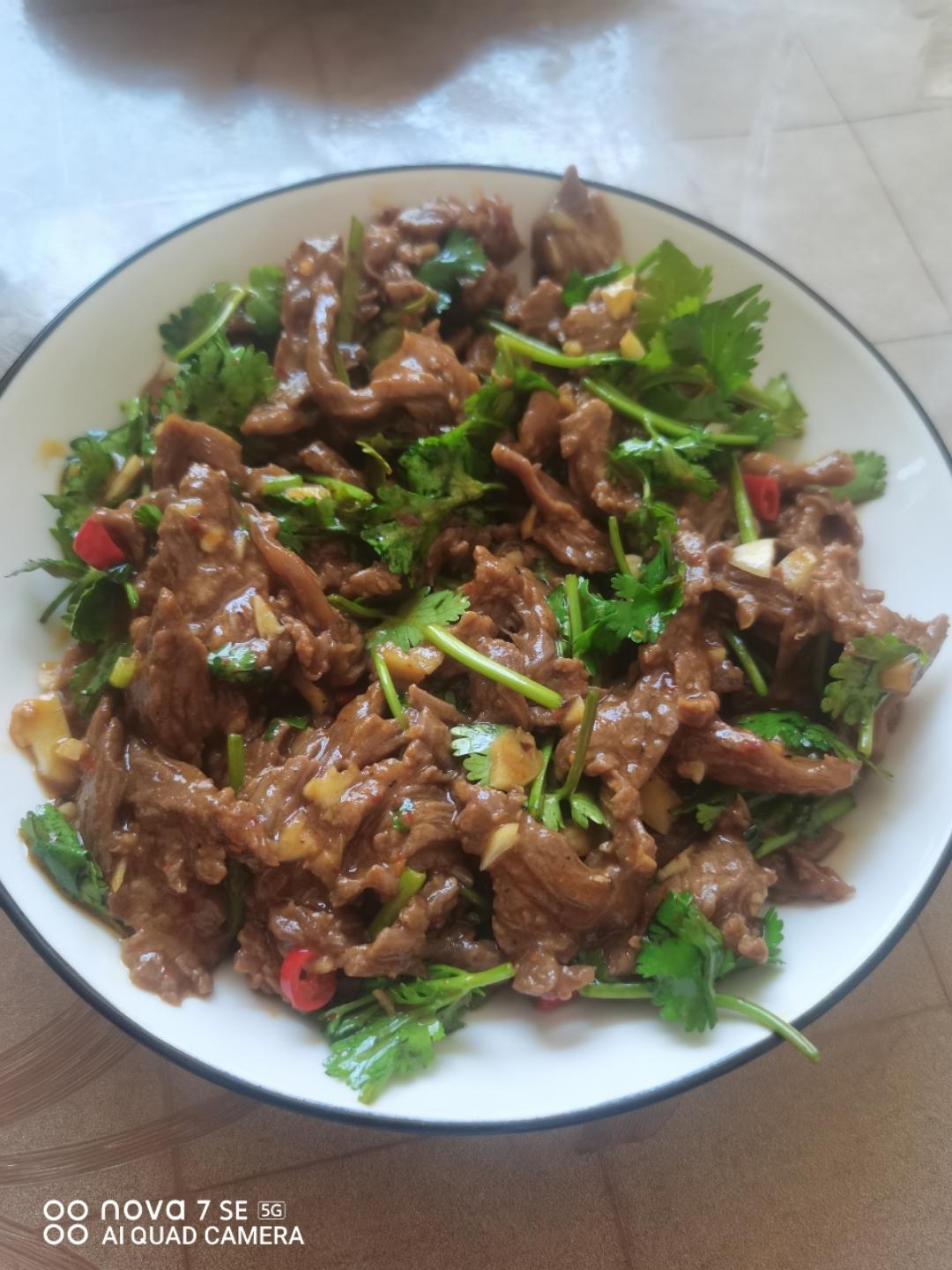 不用爆炒的香菜拌牛肉