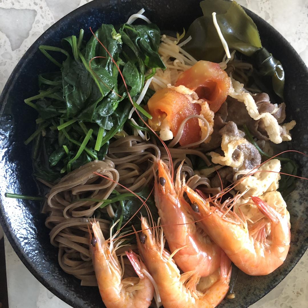 减脂海鲜荞麦面