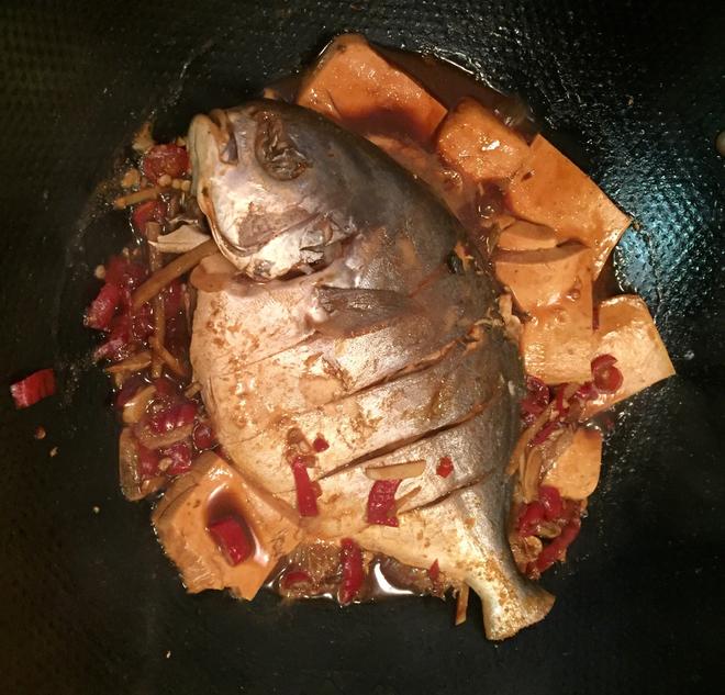 剁椒鲳鱼炖豆腐的做法