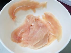 如何制作美味的鸡里脊肉的做法 步骤3