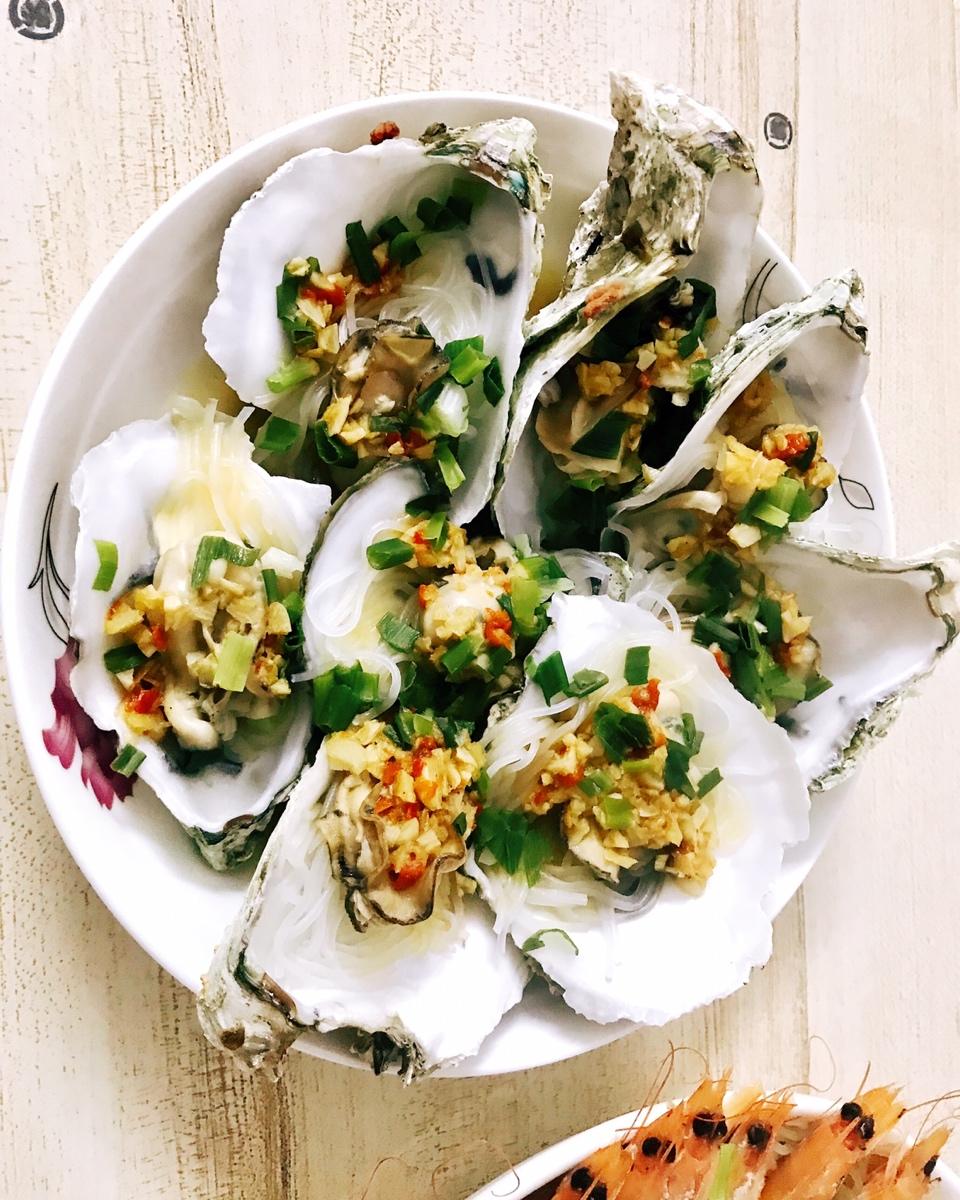 蒜蓉粉丝蒸生蚝