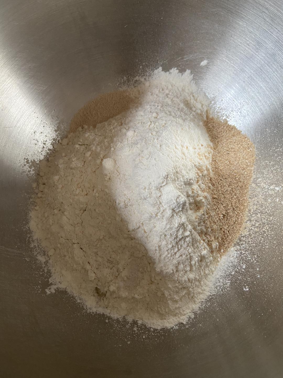 纯奶手撕吐司的做法 步骤1