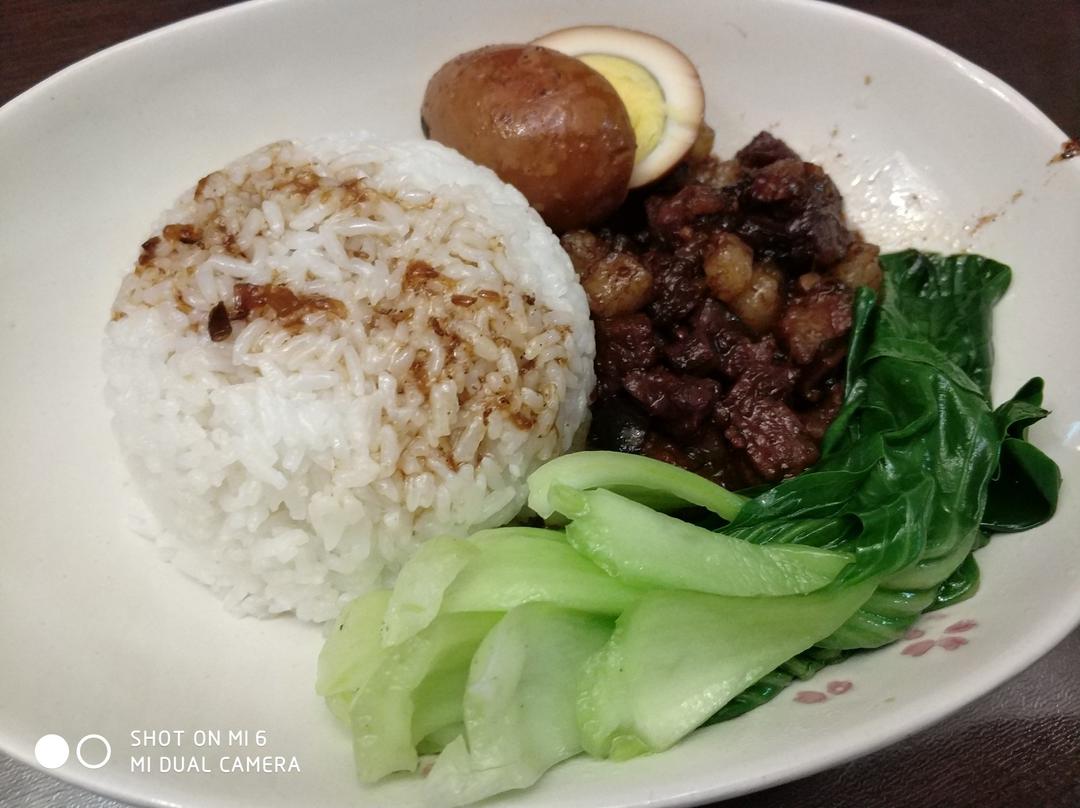 洋葱酥卤肉饭