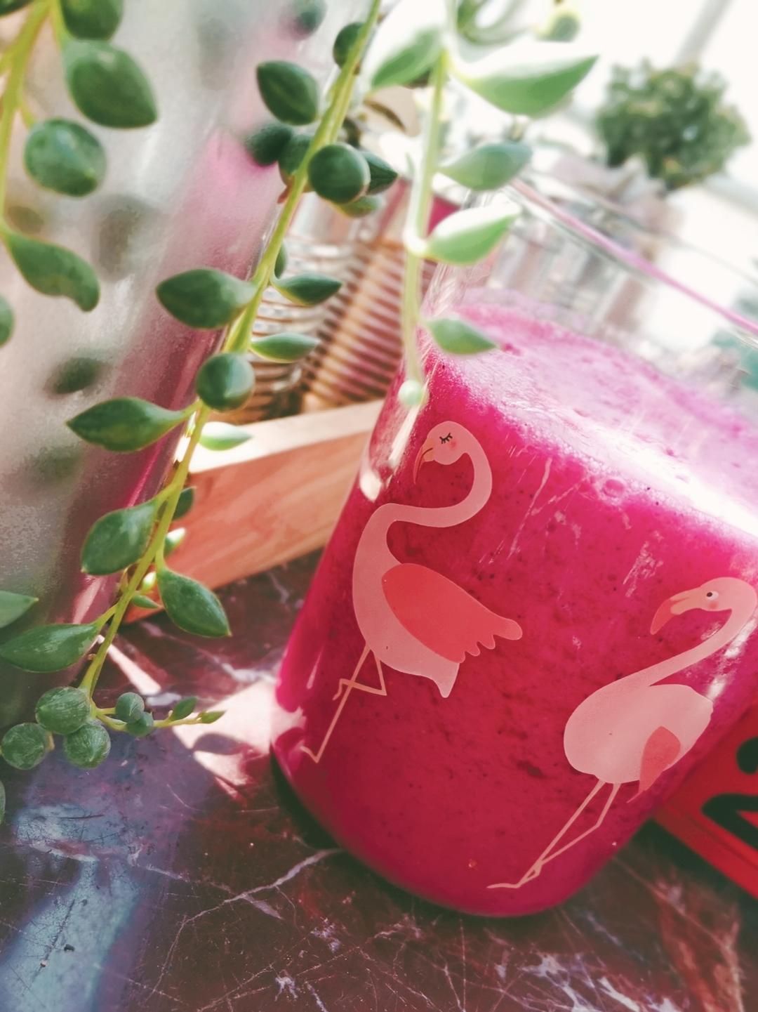 火龙果香蕉奶昔