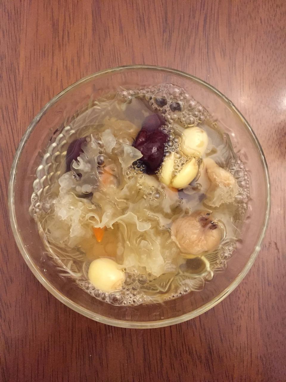 红枣银耳莲子羹