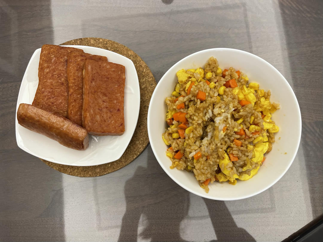 好吃到哭的午餐肉饭团！！一次就爱上！！