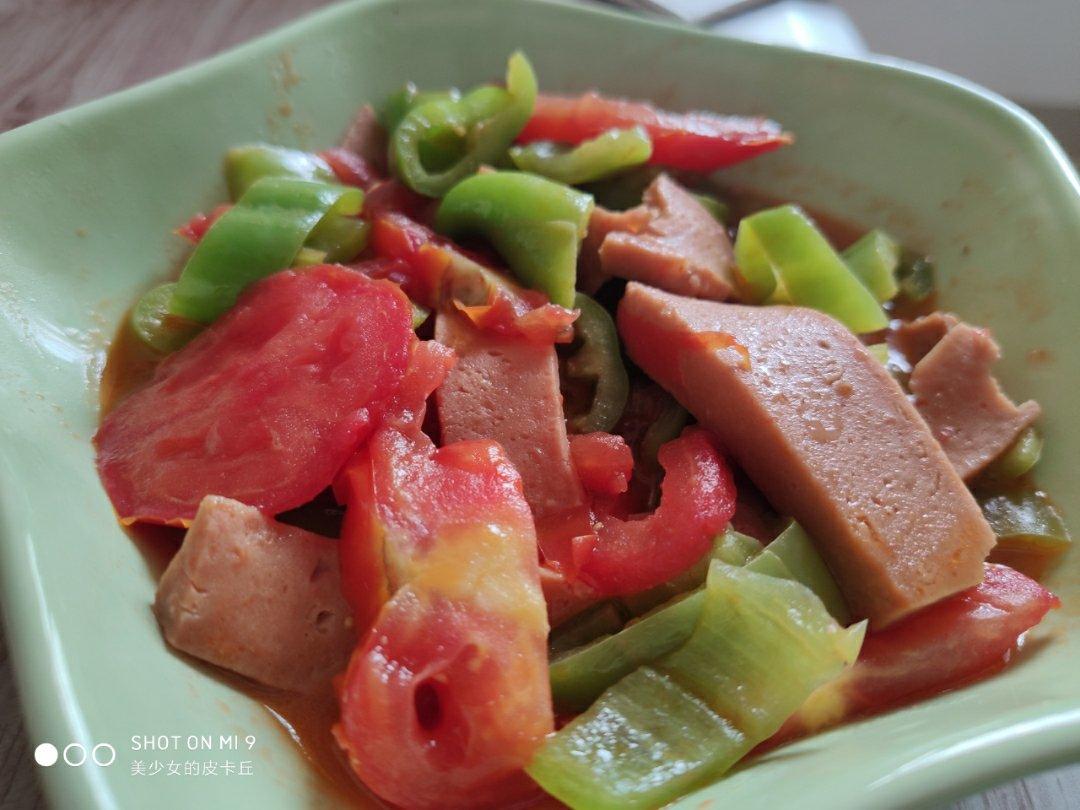 西红柿尖椒炒茄子