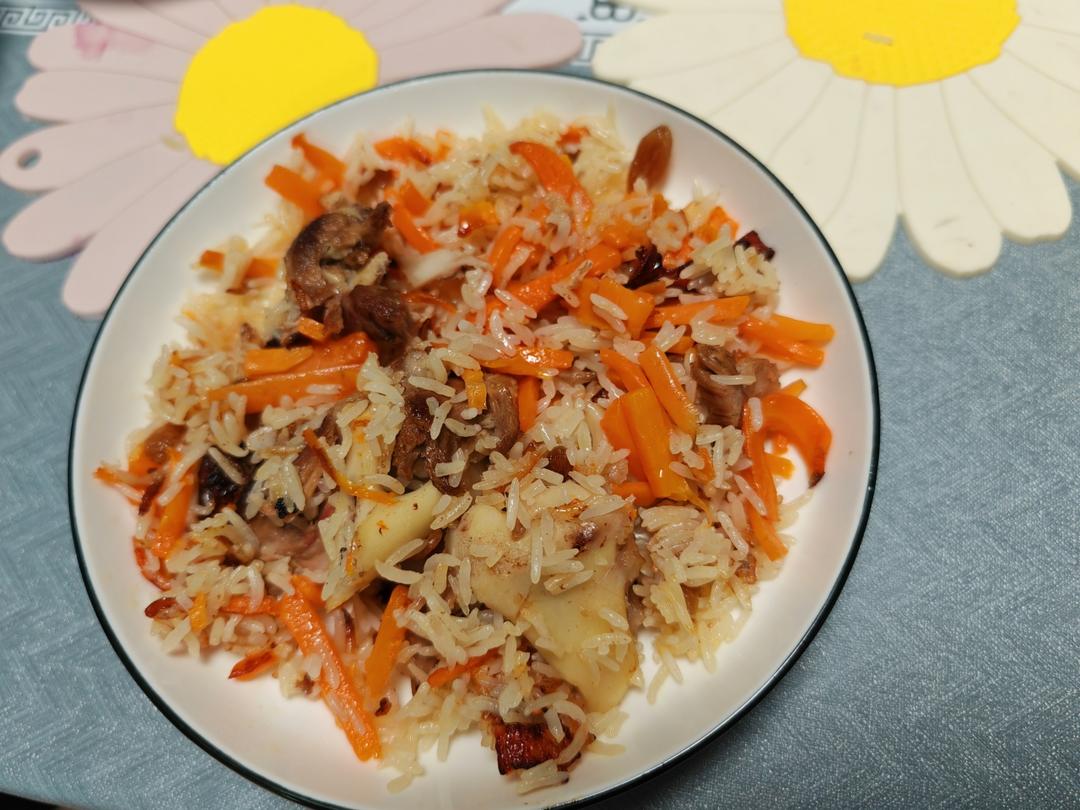 新疆羊排手抓饭
