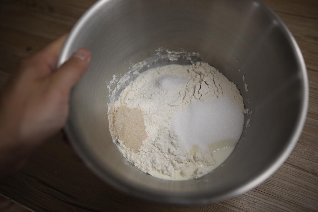 纯奶手撕吐司的做法 步骤1