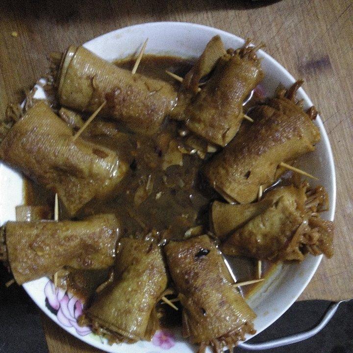 豆皮卷金针菇
