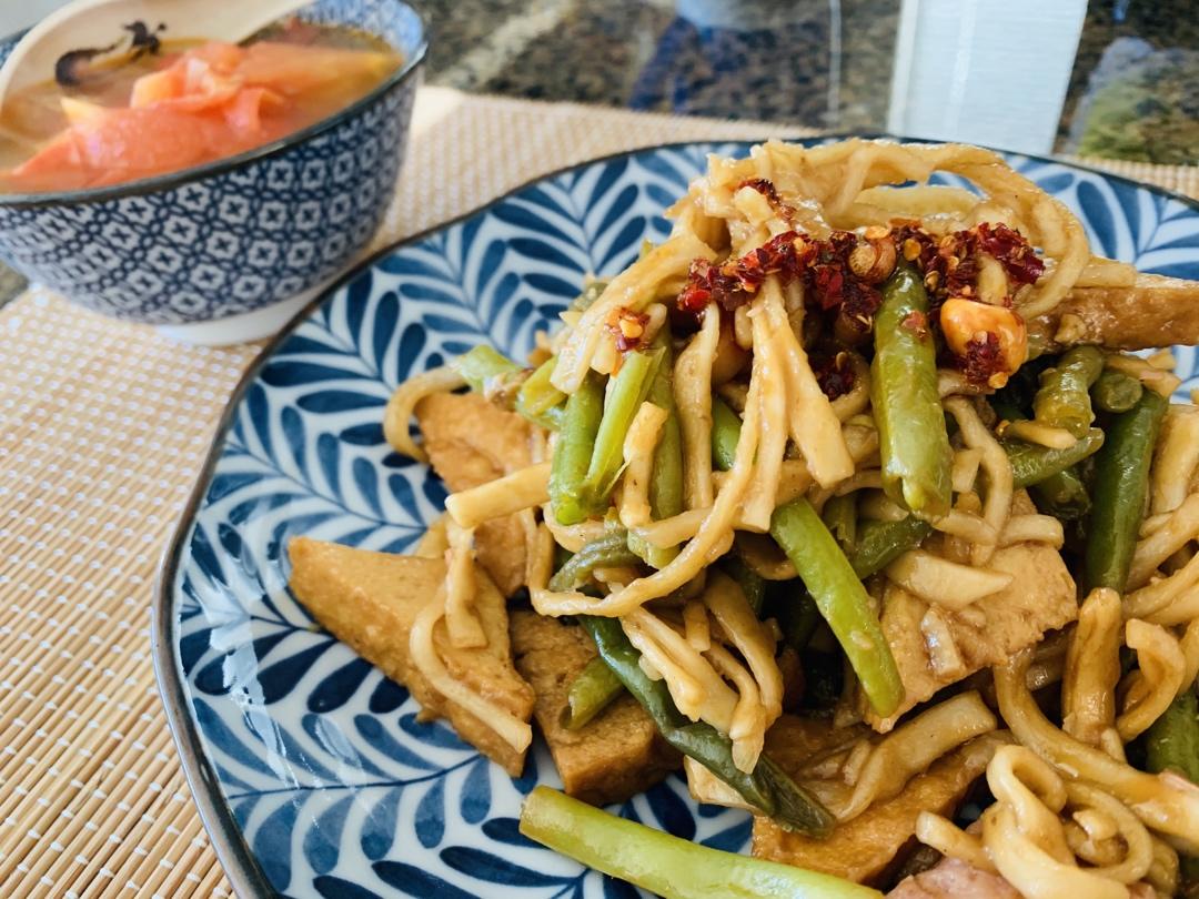 手把手教你做老北京扁豆焖面，食材简单味道绝佳