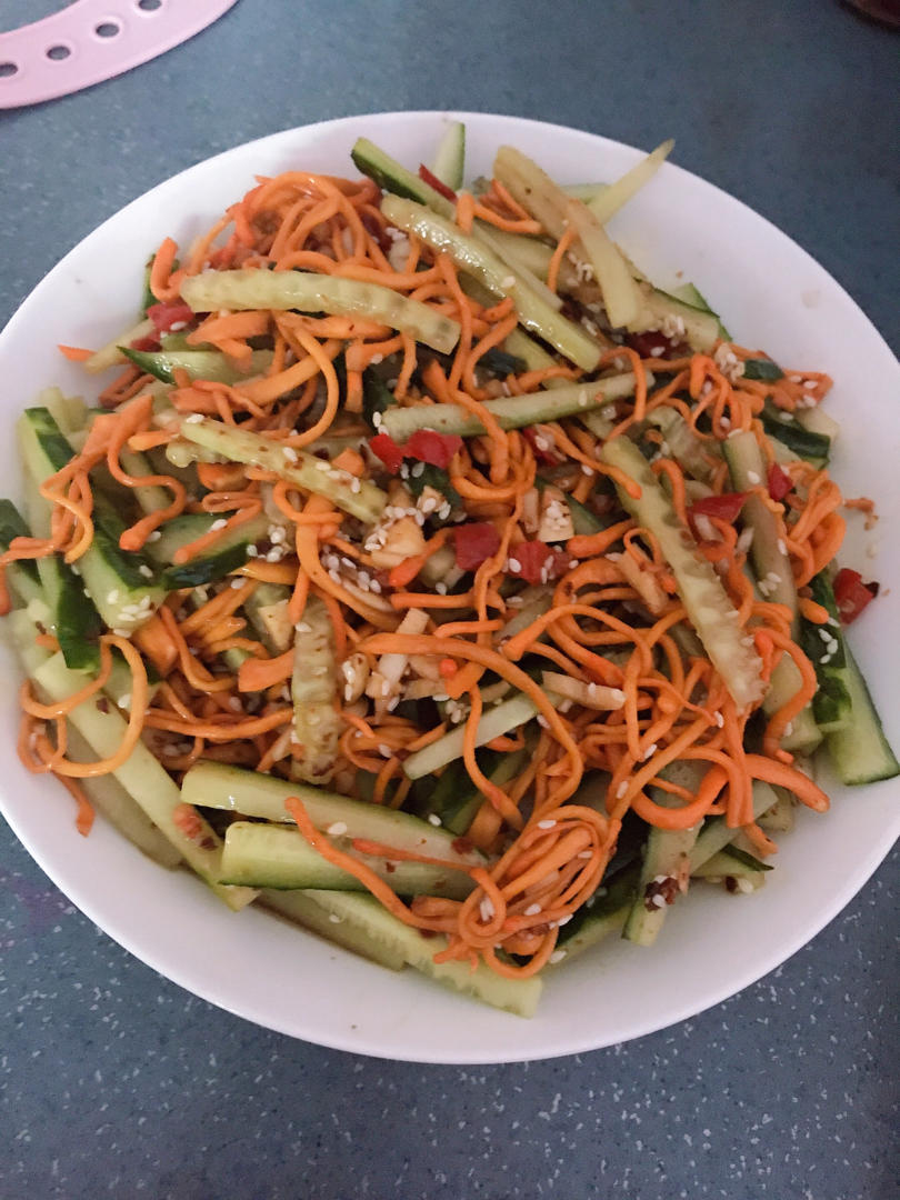 凉拌虫草花黄瓜