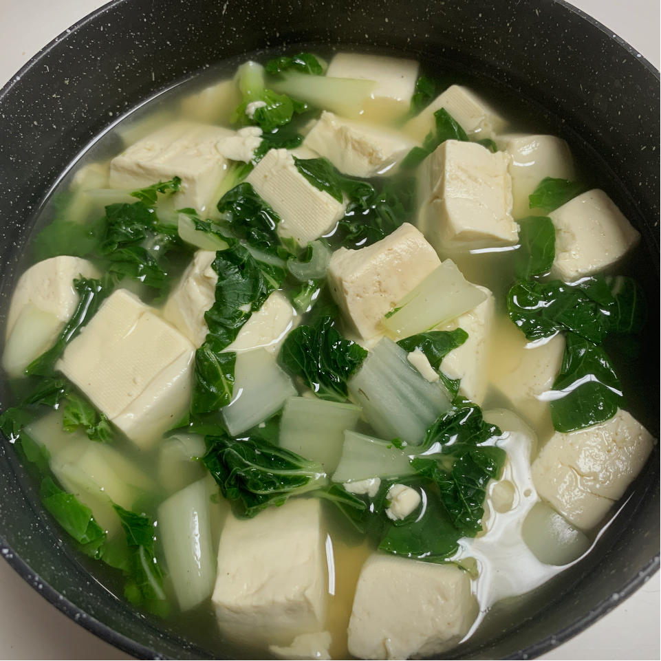 奶白菜嫩豆腐汤