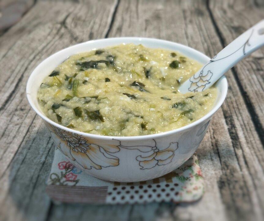 菠菜鸡蛋小米粥