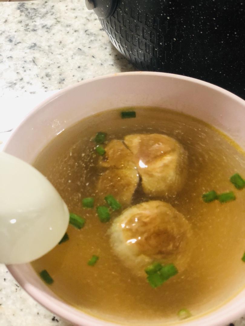 鲜掉眉毛口蘑汤
