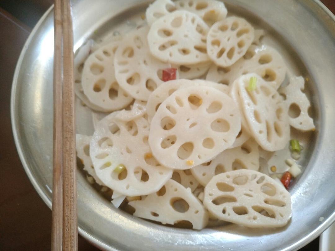 凉拌莲菜