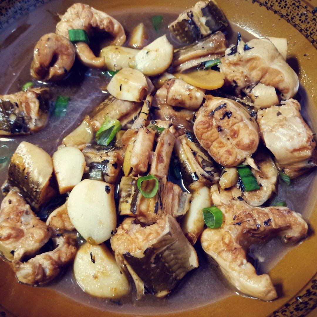 红烧河鳗鱼(小孩子爱吃，大补) 补虚养血 - 祛湿 - 保健 - 保护肝脏 - 恢复精力 - 预防心血管疾病