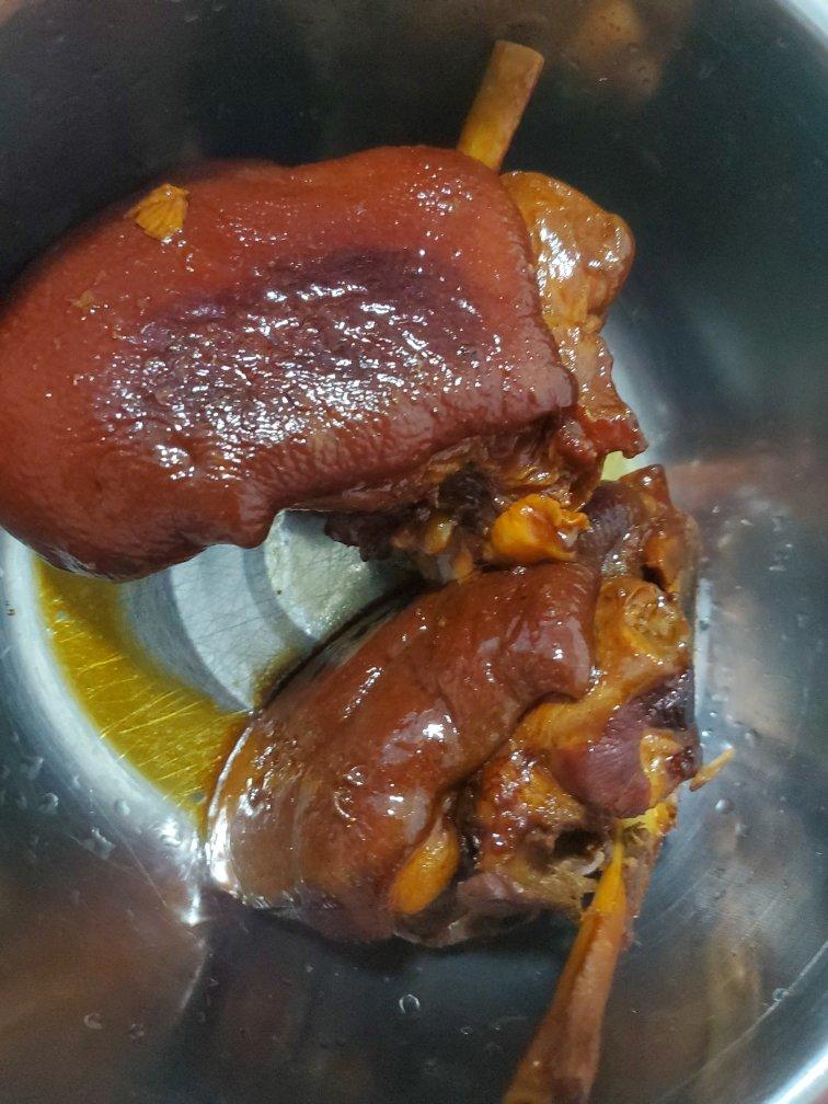 【红烧肘子】（家庭版卤蹄膀）