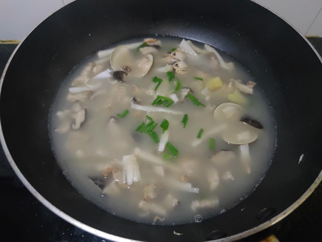 鲜掉眉毛的火腿干贝春笋汤