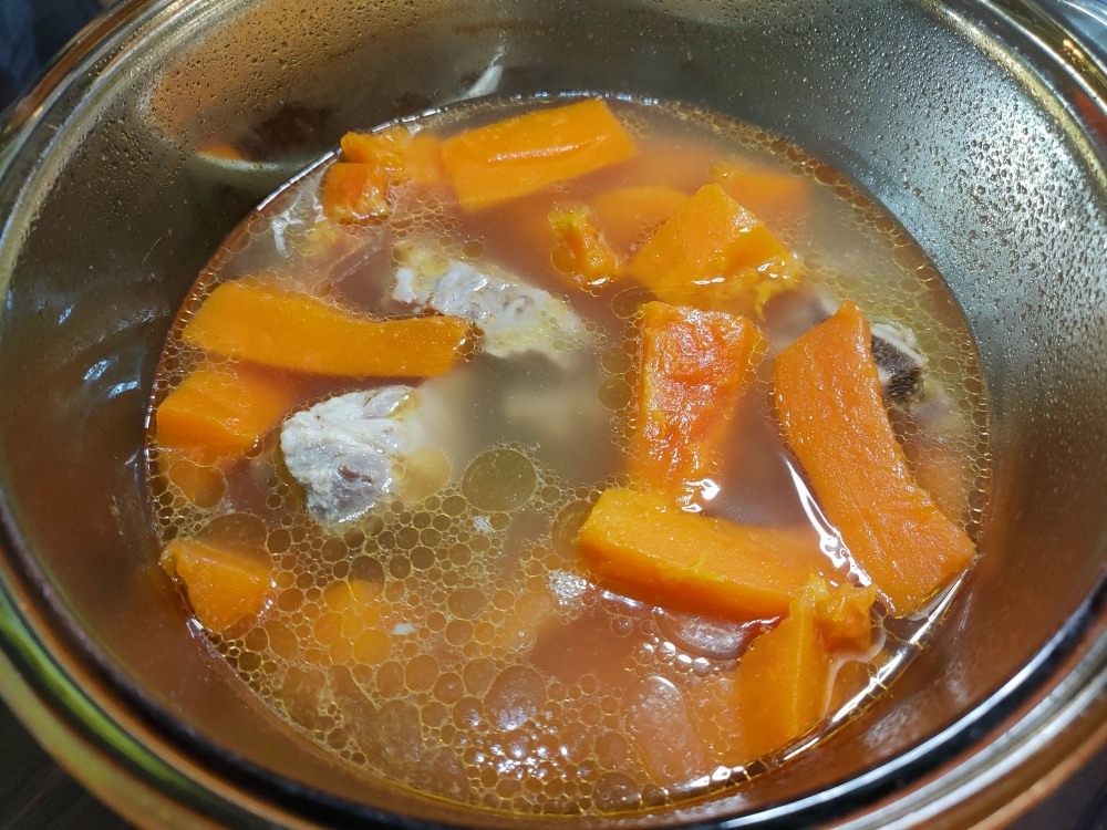 咸猪骨木瓜汤的做法 步骤5