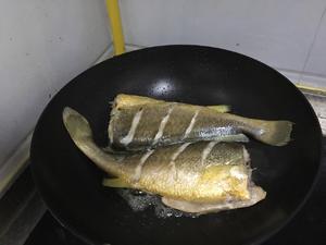 红烧大黄鱼的做法 步骤3