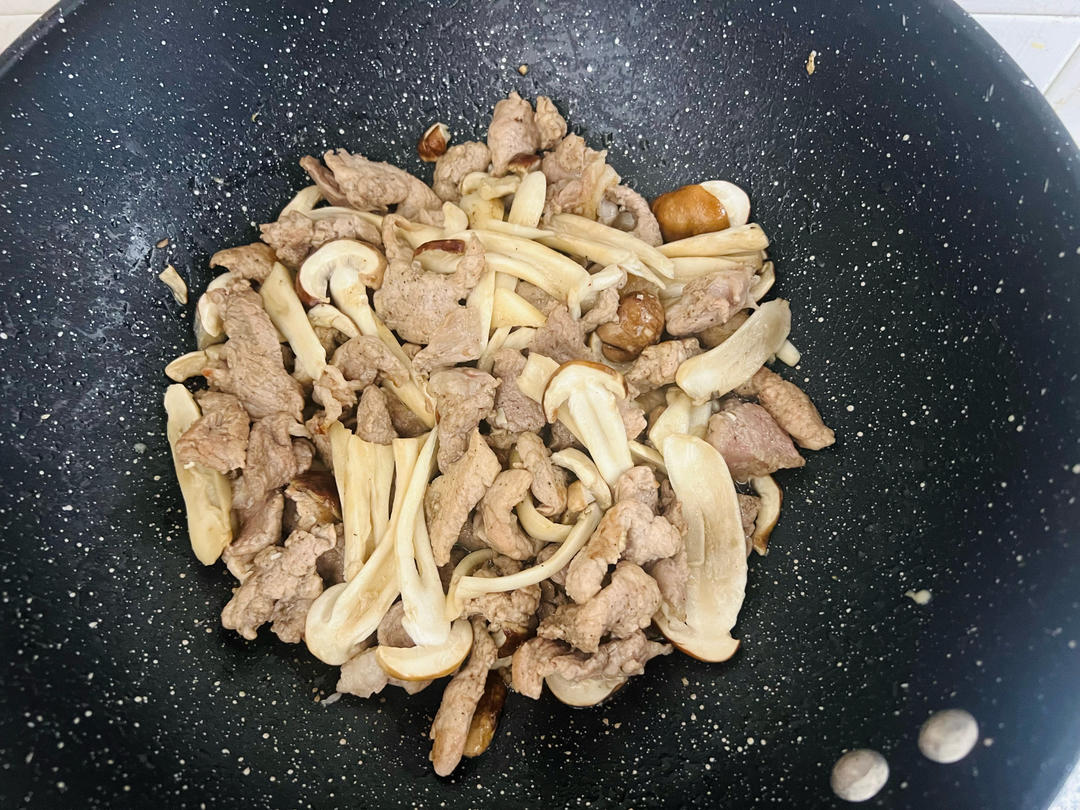 香喷喷的香煎松茸