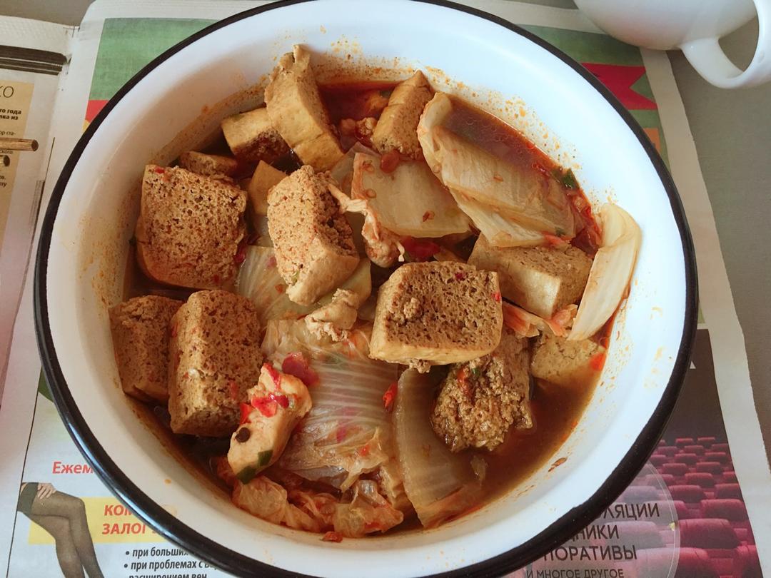 辣味白菜炖冻豆腐