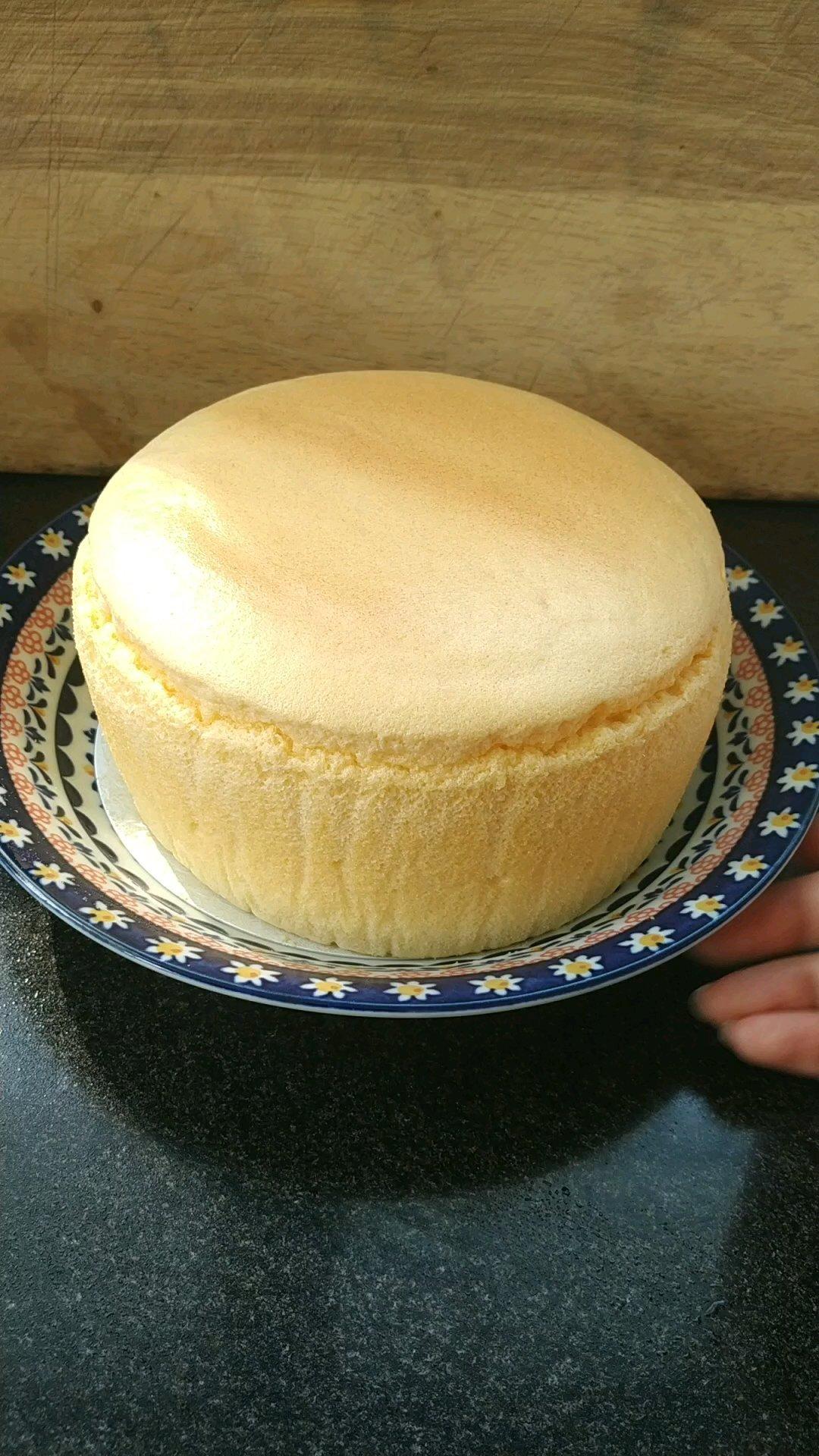 堪比柯基屁股
爆浆芝士🧀古早蛋糕