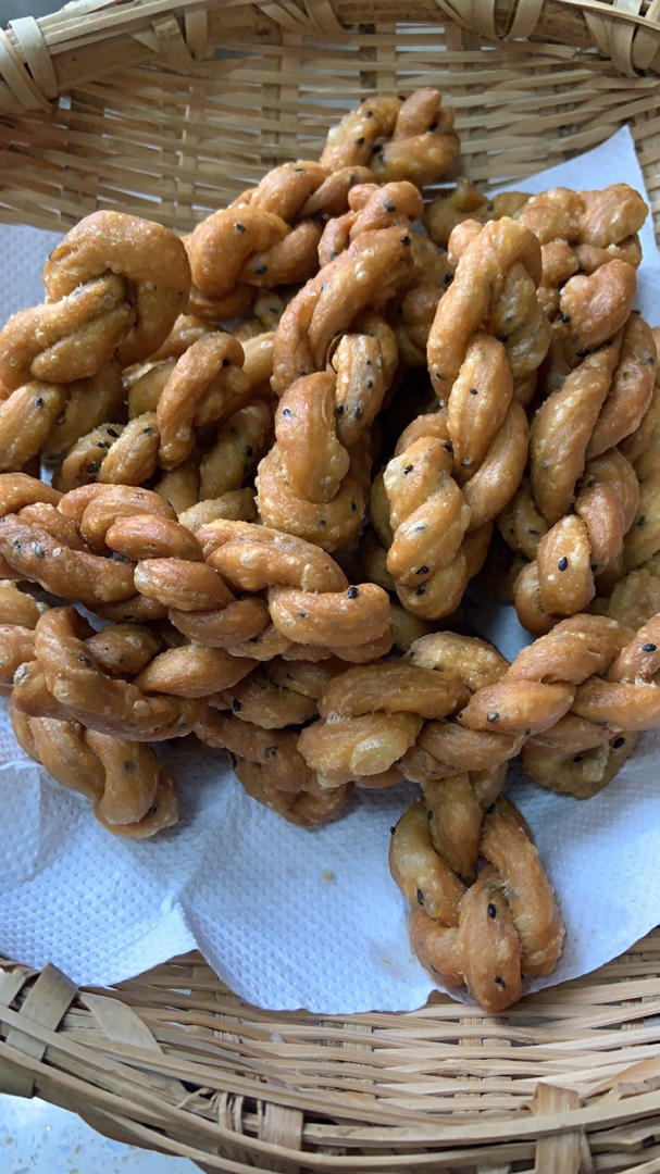 酥脆咸味小麻花