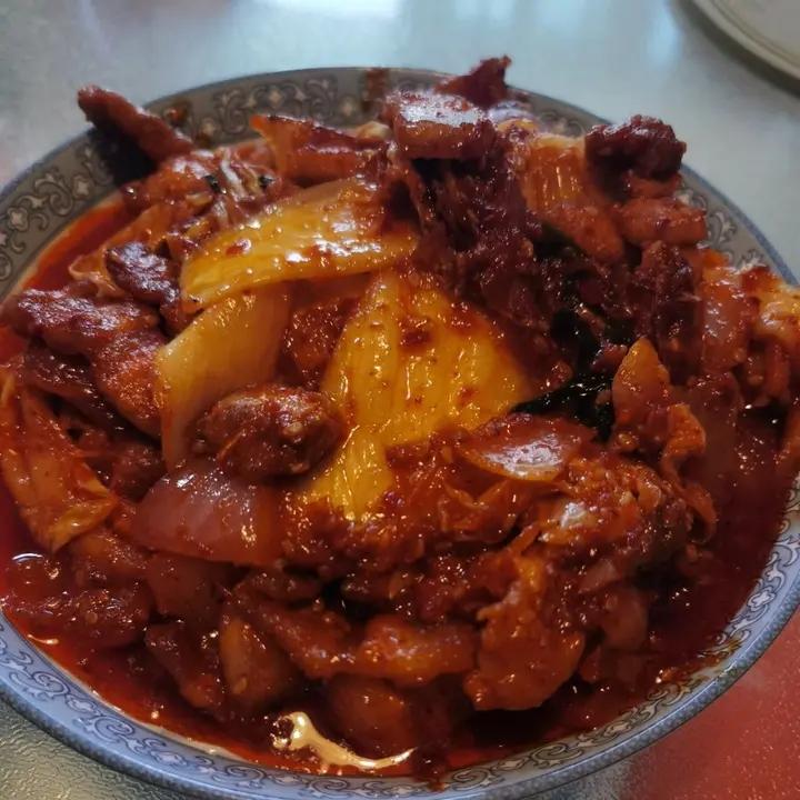 辣白菜炒五花肉
