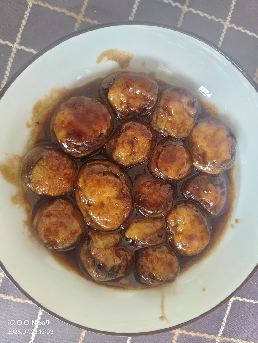 一口爆汁的虾滑酿口蘑